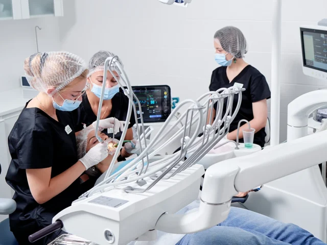 Професійна чистка зубів. Для чого? Коли саме?