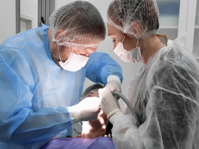 Видалення зубів мудрості