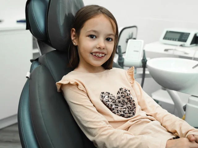 Професійна гігієна зубів у дітей