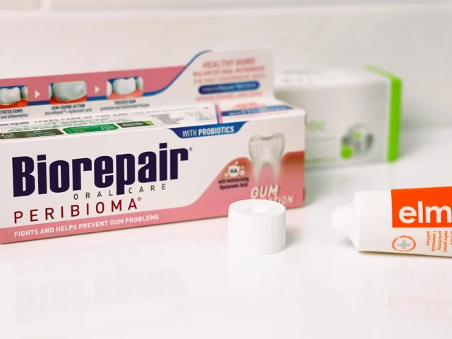 Зубна паста з фтором і без: що краще та яку обрати?