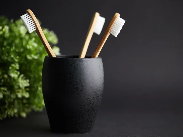 Как выбрать зубную щётку: советы стоматолога